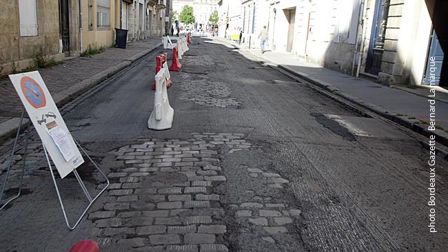Etat déplorable de l'assise après décroutage Etat déplorable de l'assise après décroutage