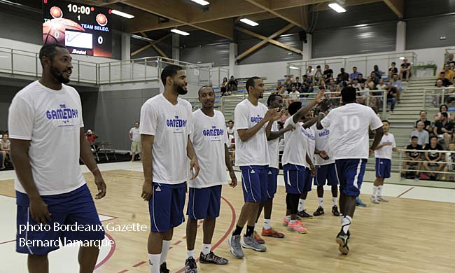 Le Kameet Team avec Boris Diaw
