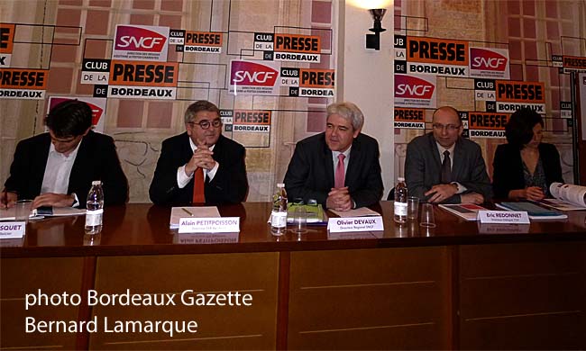 Stéphane Bousquet, chef de projet gare Belcier ; Alain Petitpoisson, directeur TER Aquitaine ;Olivier Devaux, directeur régional Aquitaine, Eric Redonné, directeur délégué TGV et Alexa Duboscq, Gares & Connexions