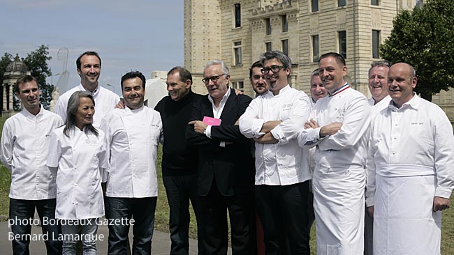 Une belle brochette de chefs entoure Jean-Marie amat, Alain Ducasse et Vivien Durand