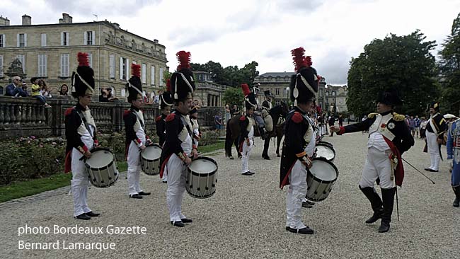 Napoléon passe les troupes en revue