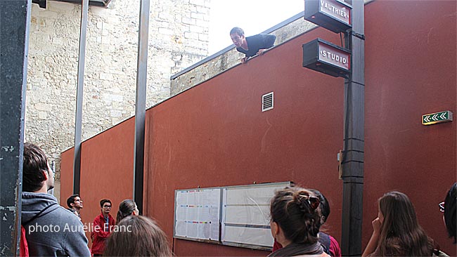 Les étudiants du TNBA ont fait vivre leur théâtre le temps d'une visite. 