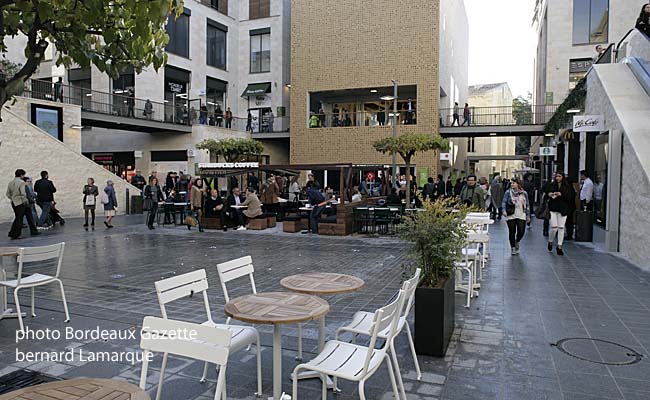 Le forum central et son bassin