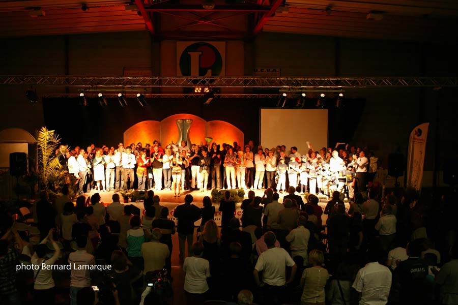 Tous sur la scène en final