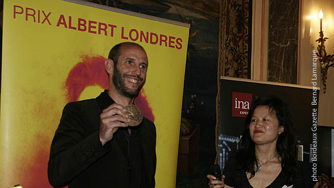 Philippe Pujol et Doan Bui qui lui a remi son prix Philippe Pujol et Doan Bui qui lui a remi son prix