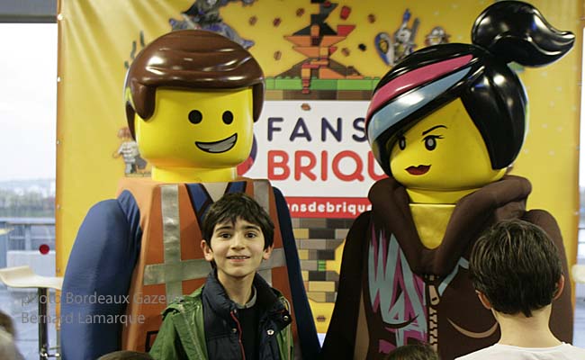 Notre TFOL avec les mascottes.