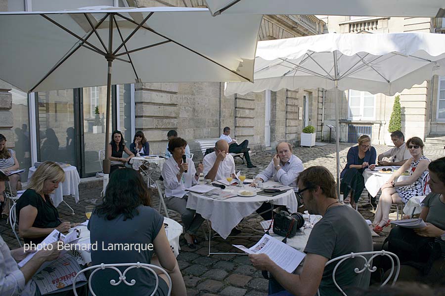 Dans la cour du Musée des Beaux Arts