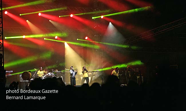 Jimmy Clif sur la scène "One Love"