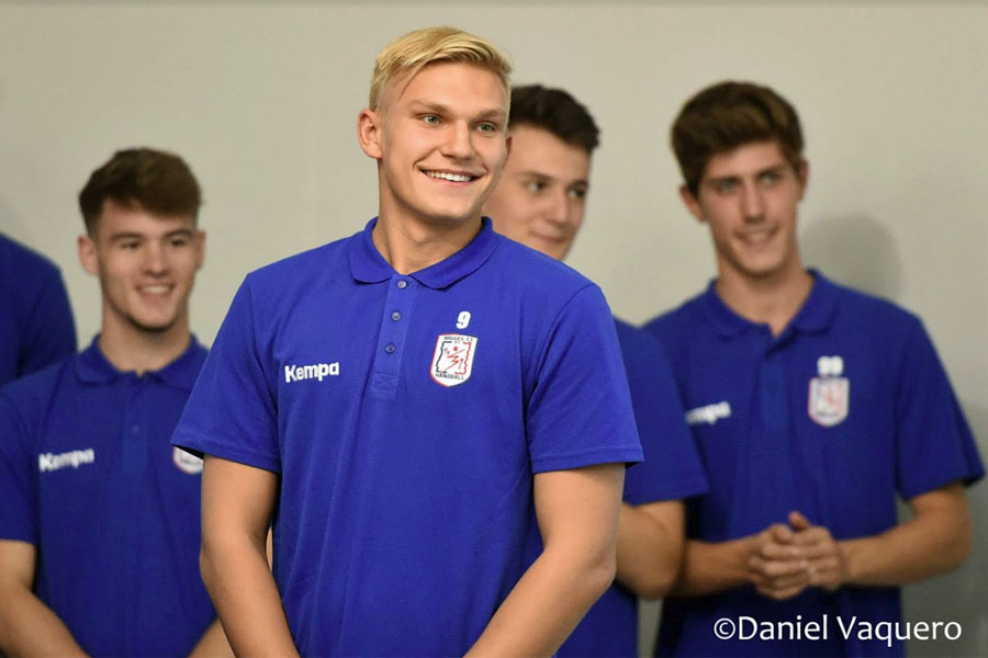 Lucas Karolczak et les jeunes recrues du Bruges 33 Handbal