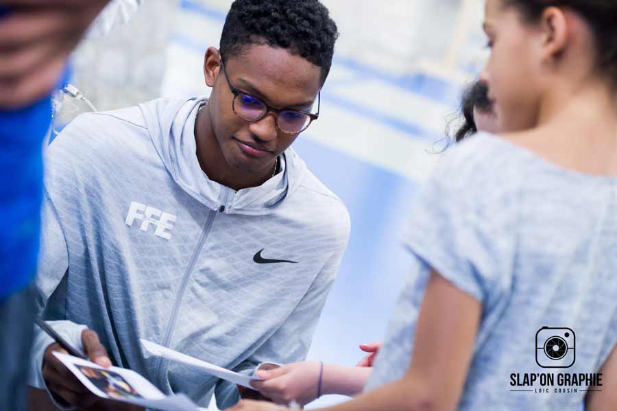 Gregory Bon en dédicace pour les jeunes du club