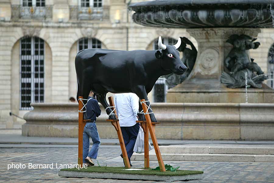 La vache landaise de la Cow-Parade La vache landaise de la Cow-Parade