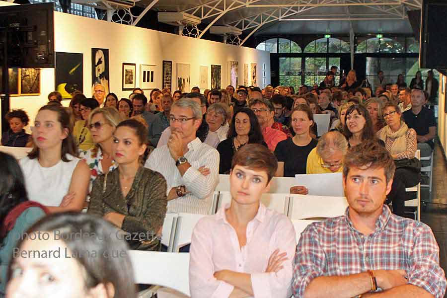 Le public présent pavillon La Boétie Le public présent pavillon La Boétie