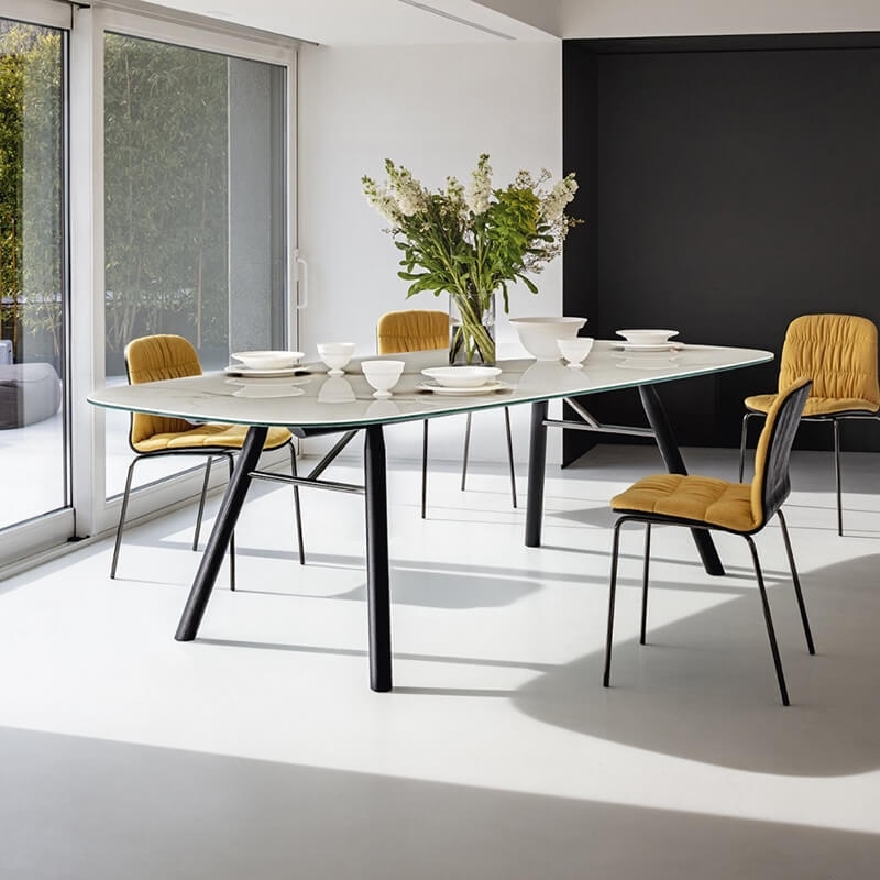 Table céramique design pieds bois suite Midj Table céramique design pieds bois suite Midj