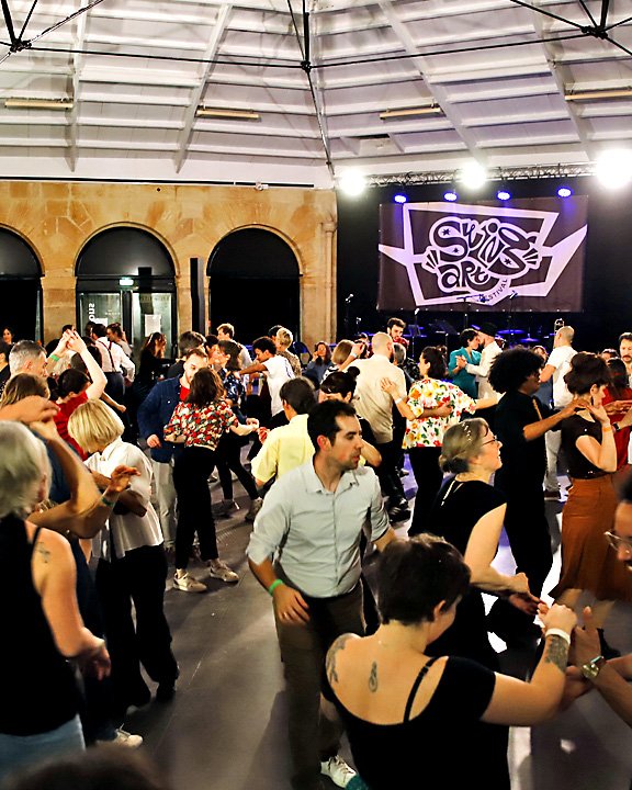 Bordeaux : swing, danse et dessin à la Halle des Chartrons