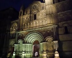 Bordeaux en images : Sainte-Croix retrouve la lumière
