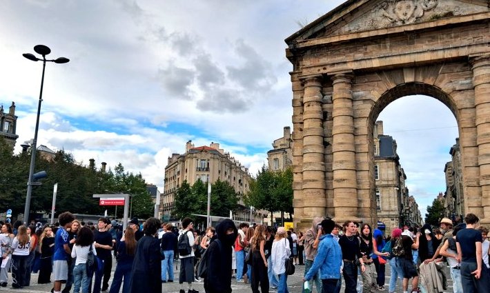 À Bordeaux, la mobilisation gagne les universités et le dialogue tente de reprendre