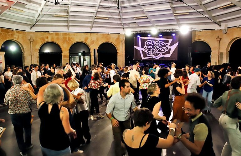 Bordeaux : swing, danse et dessin à la Halle des Chartrons