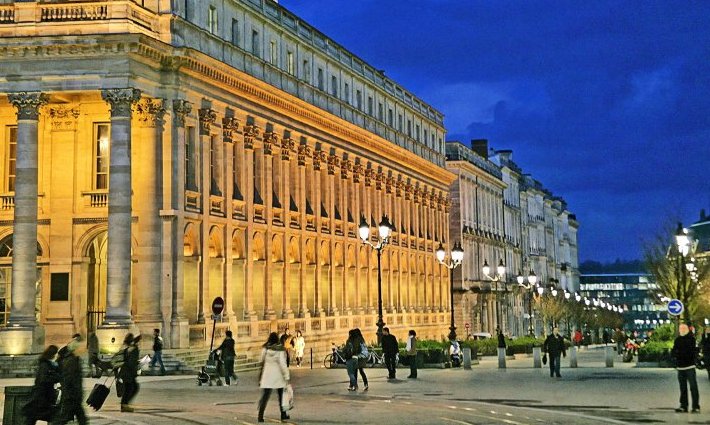 Bordeaux : douze escaliers s'animent en musique pour les Journées du patrimoine