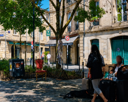 Aux Capucins, les bancs reviennent et la place reste en débat