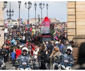 Ambiance du Carnaval des deux rives 2025