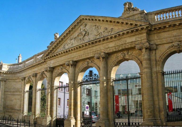 La piscine Judaïque rouvre : avant les nageurs, le site accueillait les chevaux
