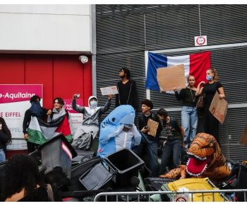 À Bordeaux, la mobilisation des lycéens se poursuit et s'étend à Sciences Po