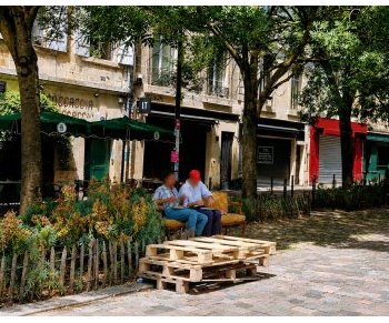 Aux Capucins, le quartier réinstalle son salon de rue
