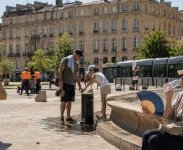 Canicule à Bordeaux : la Ville active son plan, l'opposition alerte