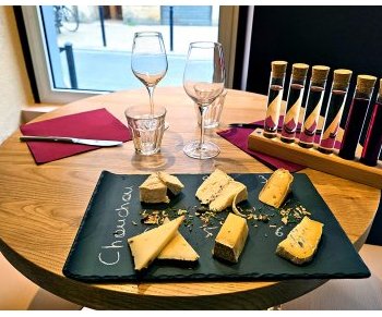 Aux Chartrons, Les Petits Crus marient vins et fromages