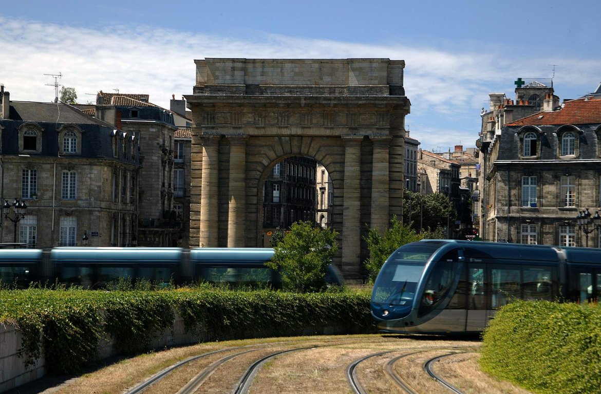 À la croisée du passé et du présent : l'histoire de la Porte de Bourgogne à Bordeaux