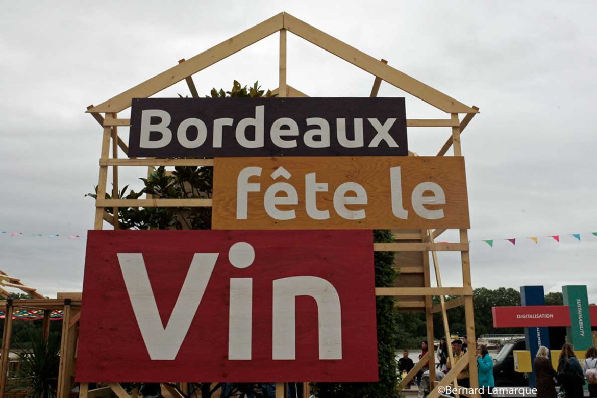 Bordeaux a mis un peu d'eau dans son fête le vin.