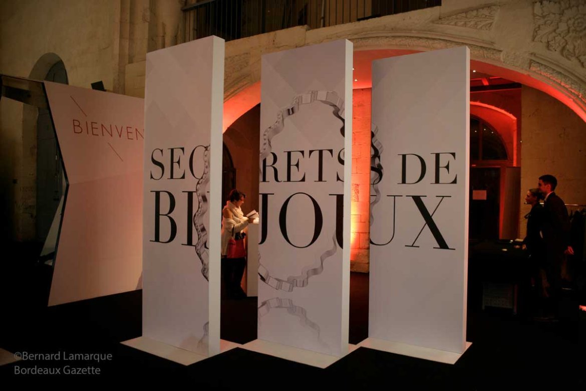 « Secrets de bijoux » l'expo qui fait briller l'Espace St-Rémi