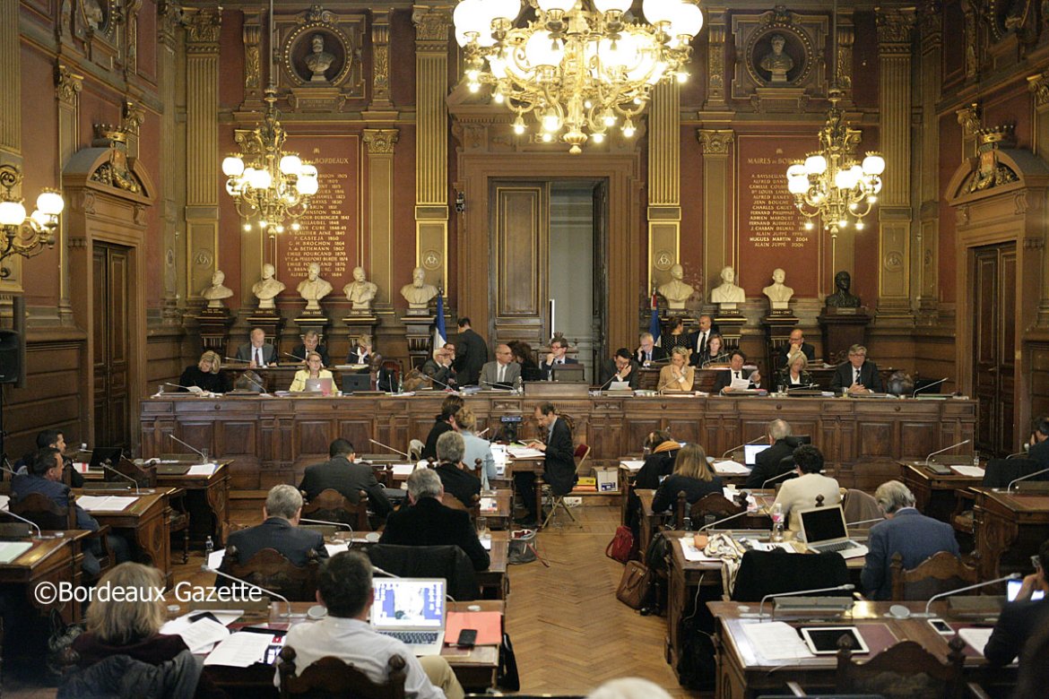 A Bordeaux, la parité respectée au Conseil municipal (ou presque)