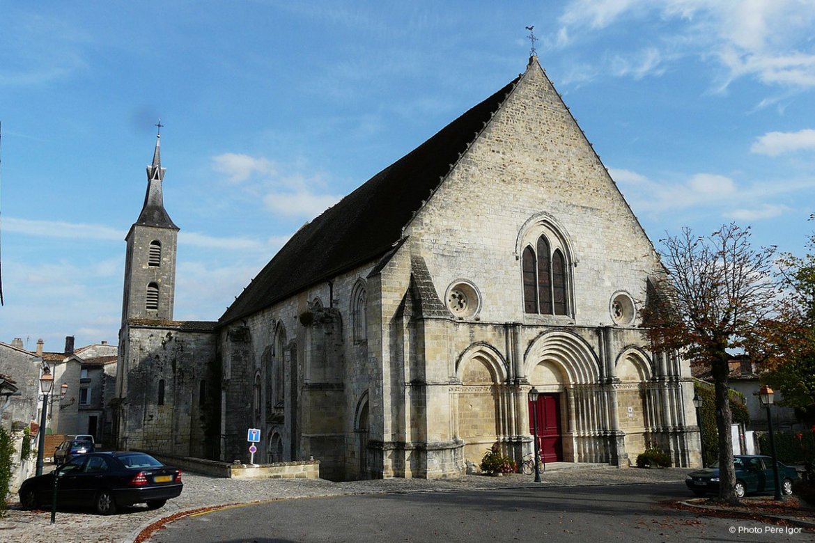 Abbatiale Notre-Dame de Guîtres : un trésor roman en quête de sauvegarde