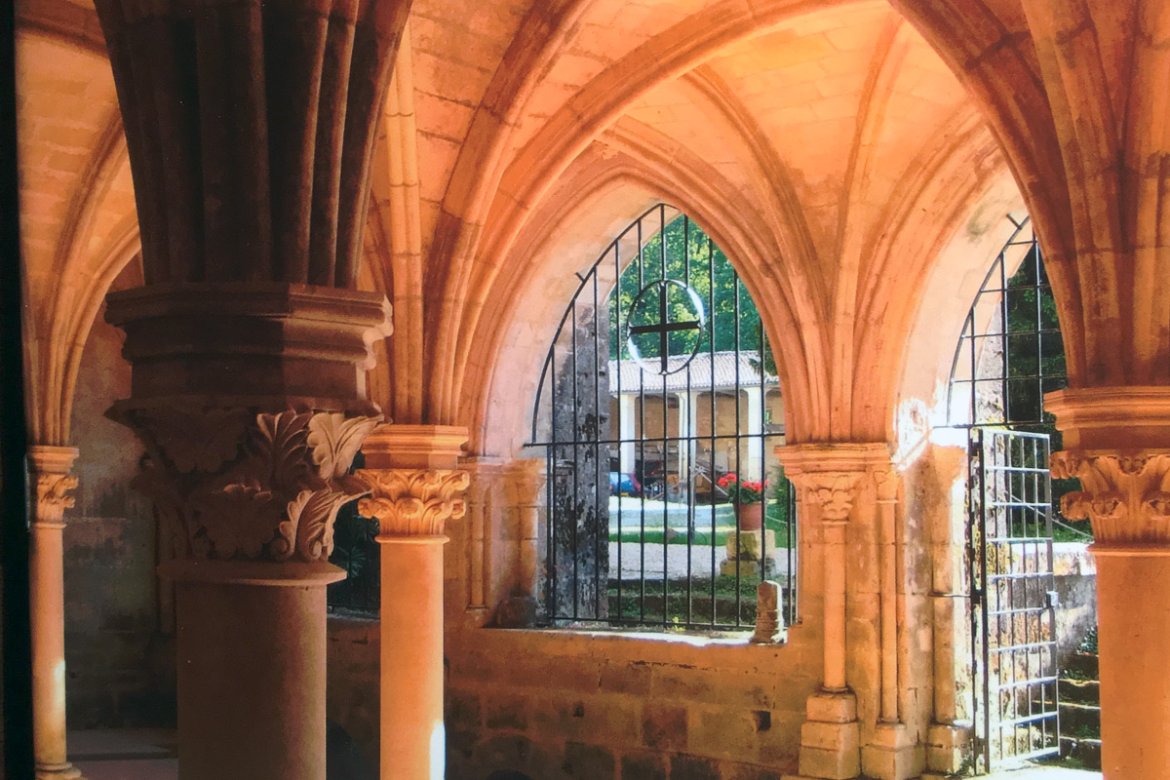 L'Abbaye de Fontdouce, histoire et mystères ...