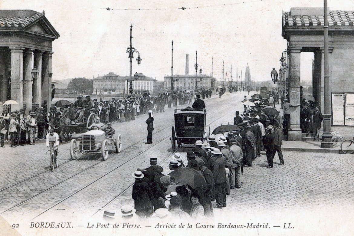 Bordeaux, 5 décembre 1812. La difficile et périlleuse construction du Pont de Pierre commence …