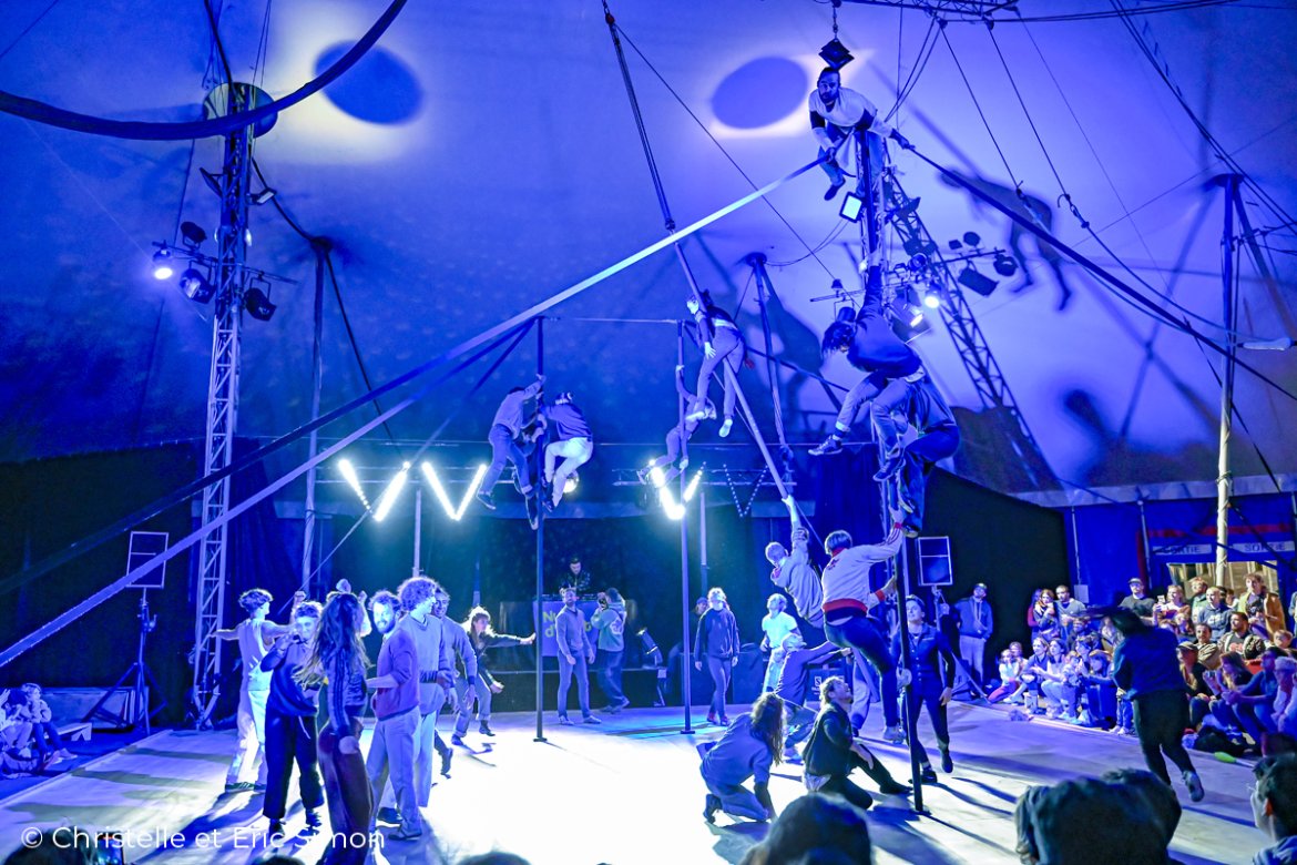 Nuit d'éclat 2025 à Bordeaux : cirque, danse et fête collective