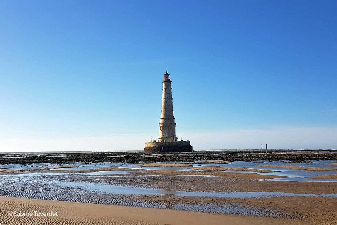 Phare de Cordouan : entre ciel et mer, une beauté brute à préserver.