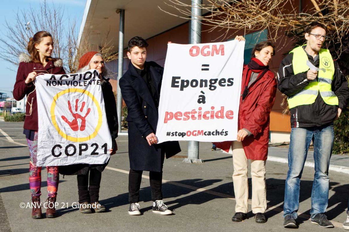 Opération anti “OGM cachés” en supermarché à Blaye