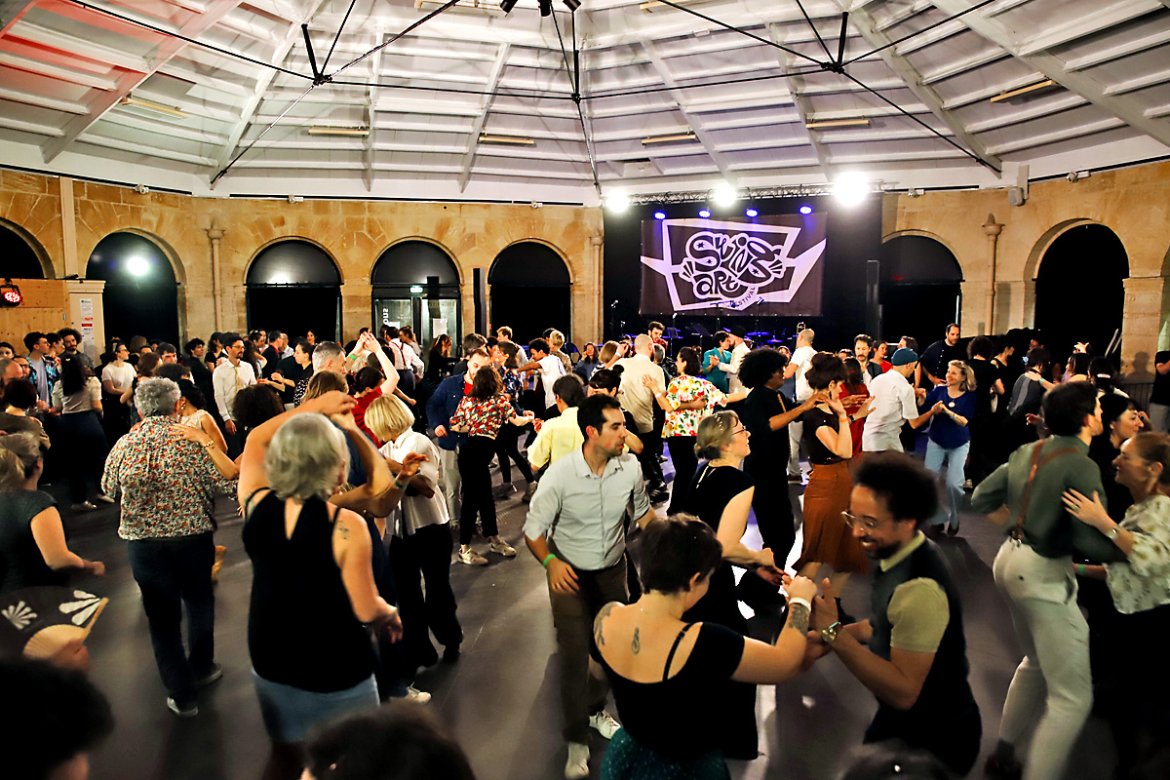 Bordeaux : swing, danse et dessin à la Halle des Chartrons