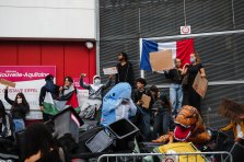 À Bordeaux, la mobilisation des lycéens se poursuit et s'étend à Sciences Po
